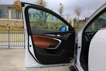 2014款君威2.0L自动精英时尚型