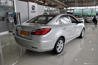 2014款逸动1.6L手动尊贵型