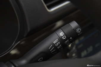 2015款风光360欧洲柴油版1.3T手动豪华型7座