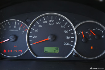 2015款五菱宏光S 1.2L手动基本型 国IV