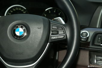2015款宝马5系535Li 3.0T自动行政型豪华设计套装