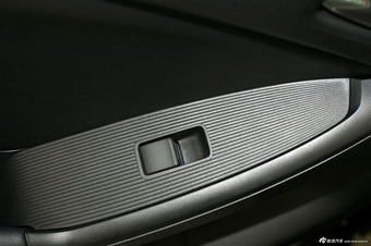 2013款马自达3星骋三厢1.6L手动精英型图片