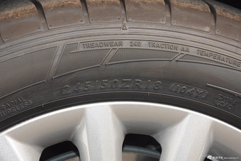 2015款捷豹XJL2.0T两驱典雅商务80周年典藏版