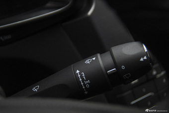 2016款DS 6 1.6T自动舒适版THP160