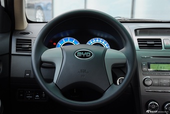 2015款比亚迪全新L3节能版1.5L自动舒适型