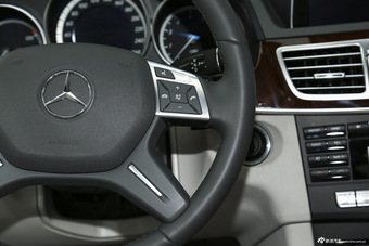 2015款奔驰E260L 2.0T自动