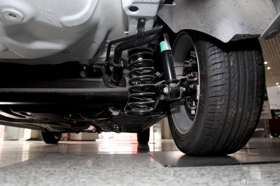 2013款奇瑞E3 1.5手动风尚版