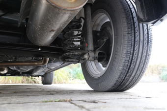 2016款吉利金刚三厢1.5L自动尊贵型 国V