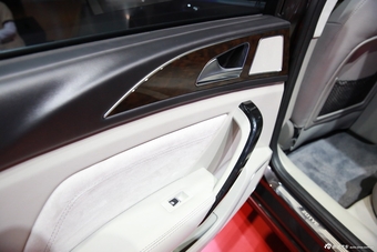 2015上海车展：众泰Z700