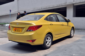 2014款瑞纳1.4L手动时尚型 迎春黄