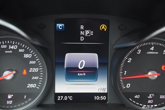 20015款奔驰C级C200旅行版