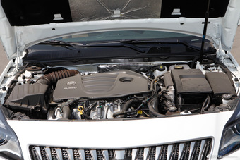 2014款君威GS 2.0T自动纵情运动版