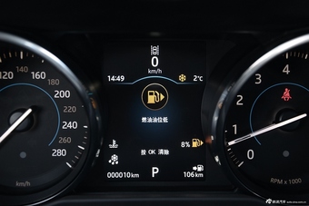 2016款捷豹XF 2.0T自动两驱R-Sport运动版