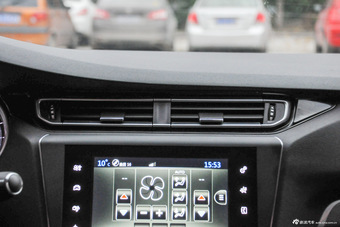 2014款东风标致408 1.6T自动至尊版