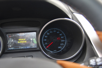 2016款比亚迪元1.5L手动尊荣型