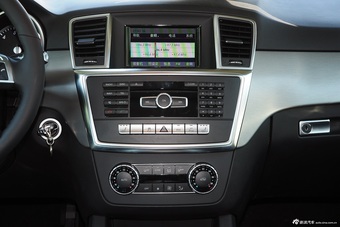 2015款奔驰ML320 4MATIC