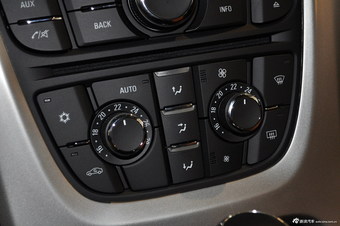 2014款英朗XT 1.6L自动时尚型 天际蓝