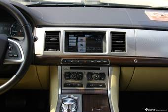 2014款捷豹XF 2.0T 风华版到店实拍