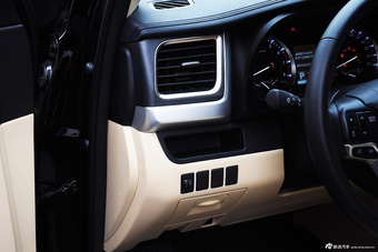 2015款汉兰达3.5L自动四驱豪华版7座