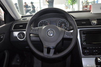 2014款帕萨特1.8T DSG御尊版