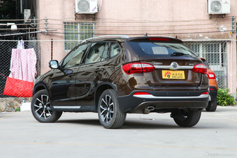 2014款中华V5 1.5T自动两驱运动型