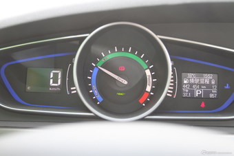 2014款荣威550 Plug-in插电式混动旗舰版图片