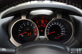 2014款英菲尼迪ESQ 1.6T自动率动版