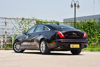 2015款捷豹XJL 3.0 SC典雅商务80周年典藏版