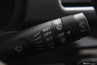 2016款风光370 1.5L手动尊享版7座