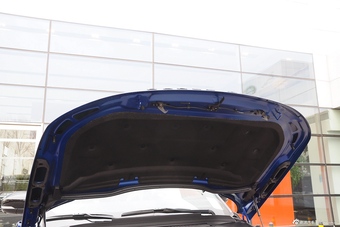 2015款路虎揽胜运动版SVR