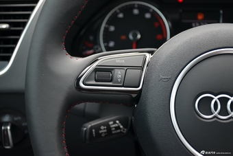 2016款奥迪Q5 2.0T自动40TFSI 特别版