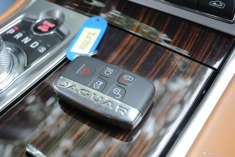 2014款捷豹XF 3.0 SC 豪华版图片