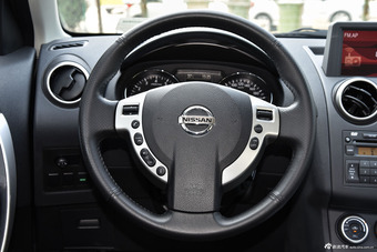 2015款逍客2.0L两驱CVT XV酷雷