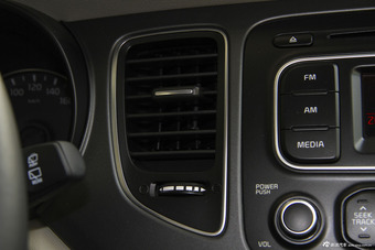 2013款佳乐 2.0L自动标准版7座 京V