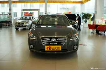 2012款奔腾B50 1.6L手动豪华型图片