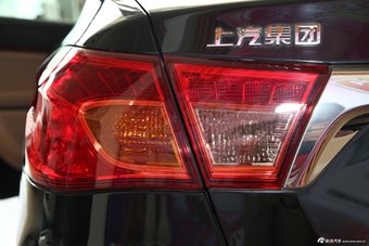 2012款荣威950 2.4L LUX豪华版
