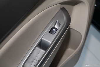 2014款宝骏630 1.5L手动舒适型