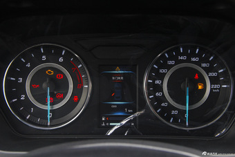 2015款V5菱致plus 1.5L手动智尊型