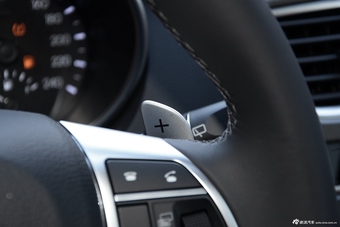 2015款哈弗H8 2.0T自动四驱精英型