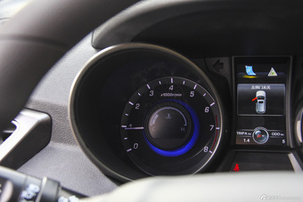 2016款长安CS75 2.0L手动舒适型国5