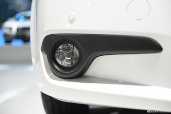 2015上海车展：奔腾B90