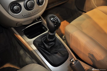 2013款凯越1.5L手动经典型 钛银