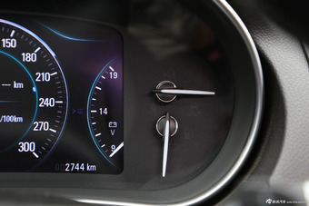 2014款君威2.0L自动精英时尚型