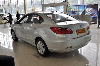 2014款逸动1.6L手动尊贵型