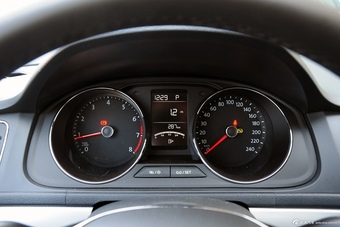 2015款朗行230TSI DSG舒适版