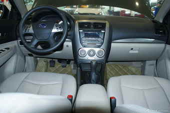 2012款奔腾B50 1.6L手动豪华型图片