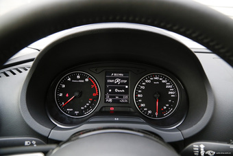 2015款奥迪A3 Limousine 1.4T自动35TFSI 300万纪念舒享版