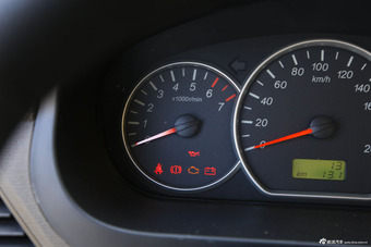 2015款五菱宏光S 1.2L手动基本型 国IV