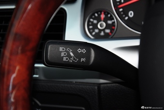 2011款途锐V6 3.0TSI汽油舒适型