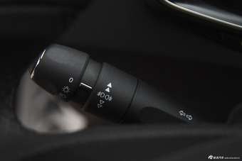 2016款DS 6 1.6T自动舒适版THP160